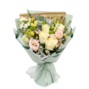 Bouquet misto nei toni bianco e rosa 050 фото