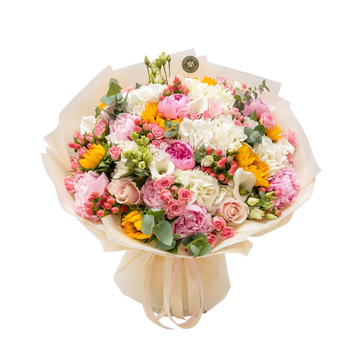 Bouquet misto con peonie, ortensie e girasoli 076 фото
